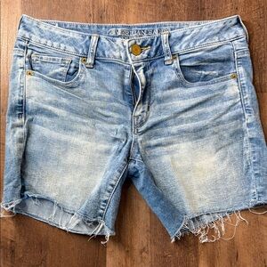 American Eagle Outfitters Light Wash Distressed Denim Shorts 10